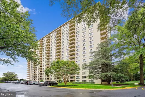 5225 Pooks Hill Rd #1701N, Bethesda, MD 20814