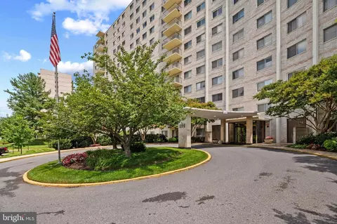 1111 University Blvd W #815, Silver Spring, MD 20902 photo 1