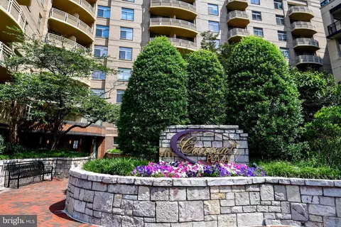 7111 Woodmont Ave #701, Chevy Chase, MD 20815