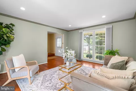 Living - 17625 Macduff Ave, Olney, MD 20832 photo 1 of 4