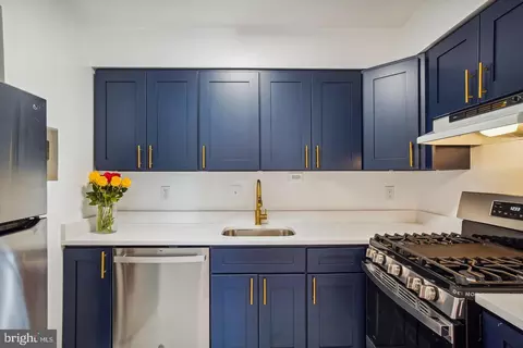 Kitchen - 2101 Walsh View Ter #17-103, Silver Spring, MD 20902 photo 2 of 3