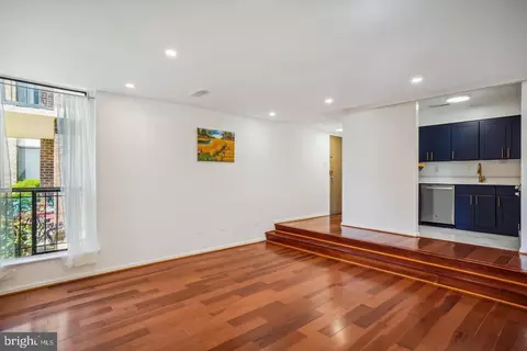 Living - 2101 Walsh View Ter #17-103, Silver Spring, MD 20902 photo 1 of 4