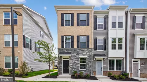 1015 Village Club Aly, Montgomery Village, MD 20886