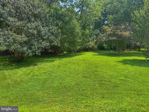 Exterior - 225 Windridge Acres Ct, Silver Spring, MD 20905 photo 3 of 3