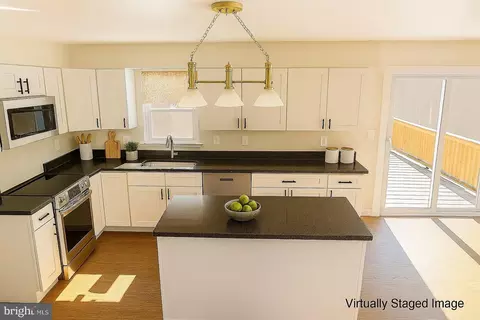 Kitchen - 225 Windridge Acres Ct, Silver Spring, MD 20905 photo 1 of 2