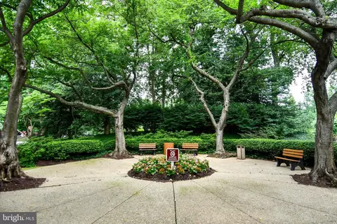 5225 Pooks Hill Rd #222N, Bethesda, MD 20814