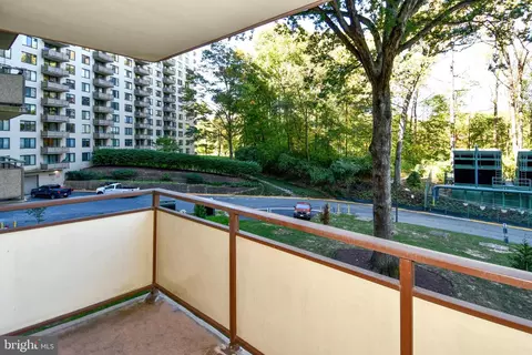 5225 Pooks Hill Rd #222N, Bethesda, MD 20814