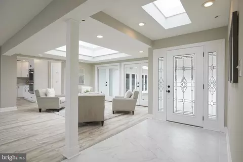 7415 Bradley Blvd, Bethesda, MD 20817