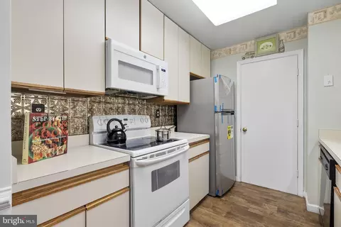 Kitchen - 13708 Modrad Way #7B-33, Silver Spring, MD 20904 photo 1 of 2