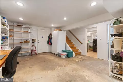 17 Old Creek Ct, Rockville, MD 20854 photo 31