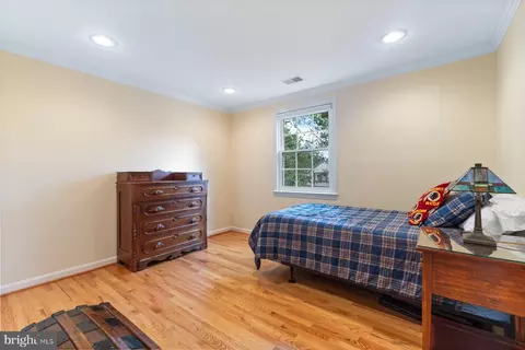 17 Old Creek Ct, Rockville, MD 20854 photo 21