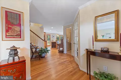 17 Old Creek Ct, Rockville, MD 20854 photo 4