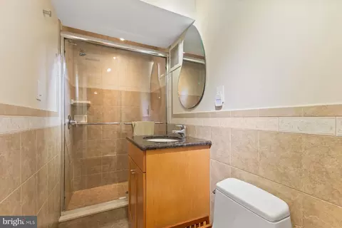 17 Old Creek Ct, Rockville, MD 20854 photo 30