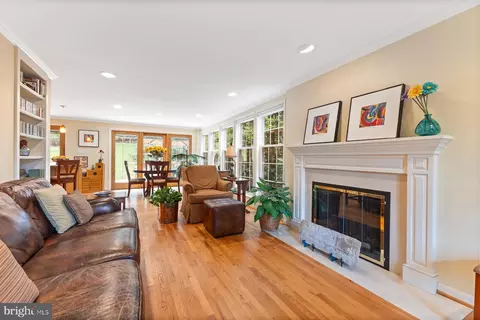 17 Old Creek Ct, Rockville, MD 20854 photo 18