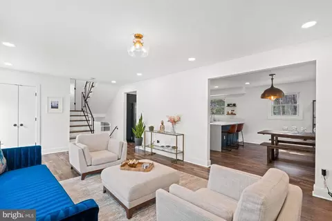 9817 Fernwood Rd, Bethesda, MD 20817