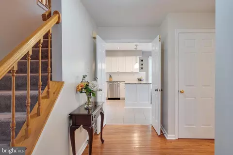 701 Stratford Manor Ter, Silver Spring, MD 20905 photo 4