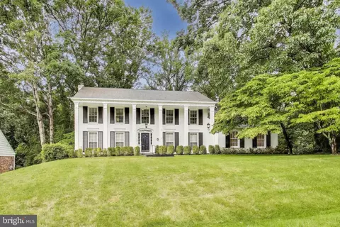 8806 Fox Hills Trl, Potomac, MD 20854