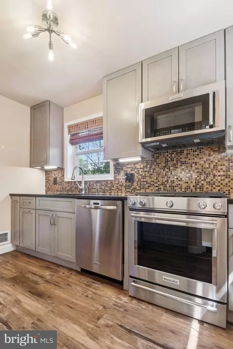 Kitchen - 10215 Haywood Dr, Silver Spring, MD 20902 photo 4 of 6