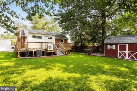 Exterior - 3304 Farthing Dr, Silver Spring, MD 20906 photo 7 of 9