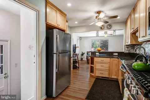 Kitchen - 3304 Farthing Dr, Silver Spring, MD 20906 photo 3 of 5