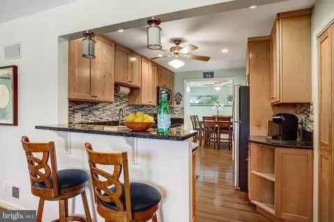 Kitchen - 3304 Farthing Dr, Silver Spring, MD 20906 photo 4 of 5