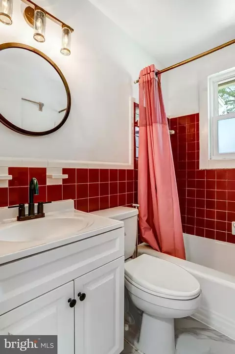 Bath - 3304 Farthing Dr, Silver Spring, MD 20906 photo 2 of 3
