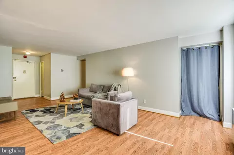 1900 Lyttonsville Rd #115, Silver Spring, MD 20910 photo 4