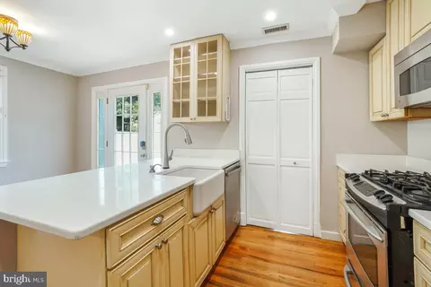 Kitchen - 811 Langley Dr, Silver Spring, MD 20901 photo 3 of 3