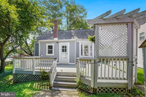 Exterior - 811 Langley Dr, Silver Spring, MD 20901 photo 6 of 10