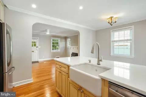 Entry Way - 811 Langley Dr, Silver Spring, MD 20901 photo 1 of 4