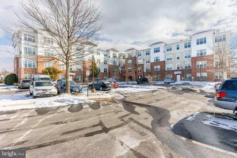 14241 Kings Crossing Blvd #104, Boyds, MD 20841