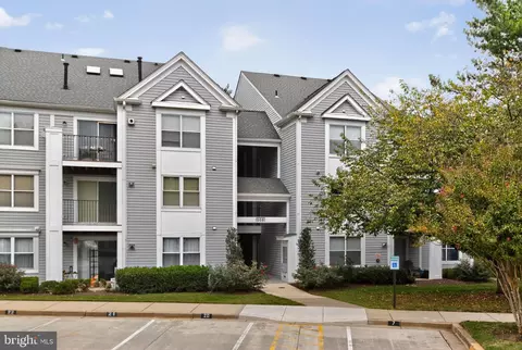 10001 Vanderbilt Cir #8-2, Rockville, MD 20850