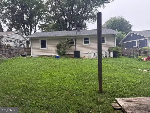 124 Spring St, Gaithersburg, MD 20877 photo 3