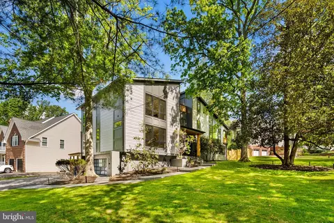 4825 Great Oak Rd, Rockville, MD 20853