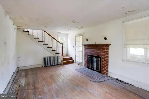 Living - 15526 Holly Grove Rd, Silver Spring, MD 20905 photo 1 of 3