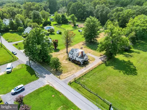 View/Area - 15526 Holly Grove Rd, Silver Spring, MD 20905 photo 2 of 5
