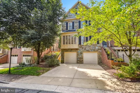 1057 Grand Oak Way, Rockville, MD 20852