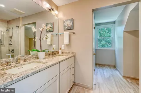 Bath - 13413 Autumn Ridge Ln, Silver Spring, MD 20906 photo 4 of 7