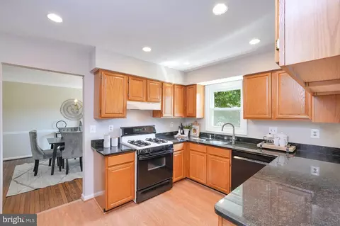 Kitchen - 13413 Autumn Ridge Ln, Silver Spring, MD 20906 photo 1 of 4