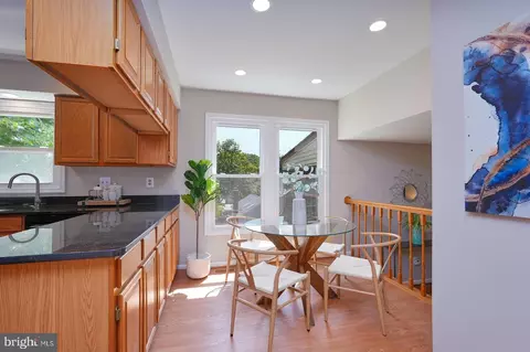 Dining - 13413 Autumn Ridge Ln, Silver Spring, MD 20906 photo 3 of 3