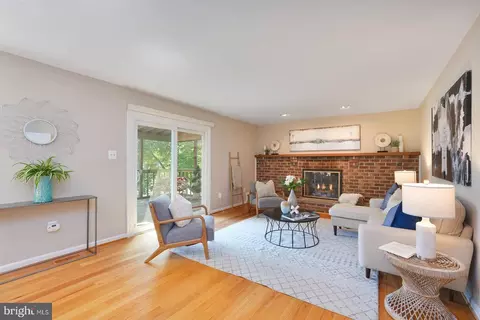 Living - 13413 Autumn Ridge Ln, Silver Spring, MD 20906 photo 2 of 3