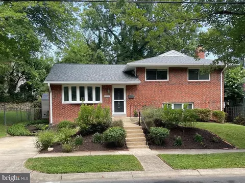 10227 Leslie St, Silver Spring, MD 20902