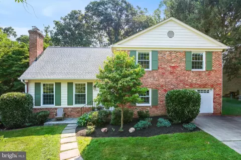 11715 Magruder Ln, North Bethesda, MD 20852