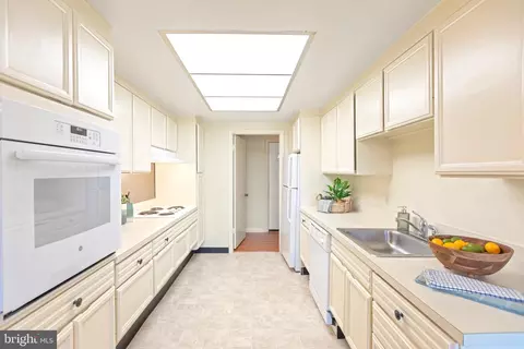 3350 Gleneagles Dr #70-1A, Silver Spring, MD 20906 photo 4