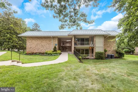 3350 Gleneagles Dr #70-1A, Silver Spring, MD 20906 photo 2