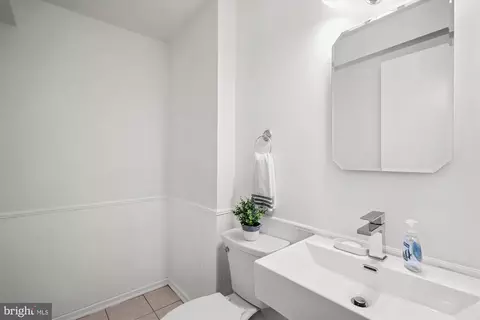 Bath - 12531 Heurich Rd, Silver Spring, MD 20902 photo 1 of 3