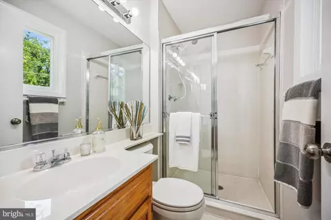 905 Kenbrook Dr, Silver Spring, MD 20902 photo 30