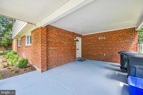 905 Kenbrook Dr, Silver Spring, MD 20902 photo 4