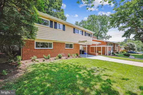 905 Kenbrook Dr, Silver Spring, MD 20902 photo 2