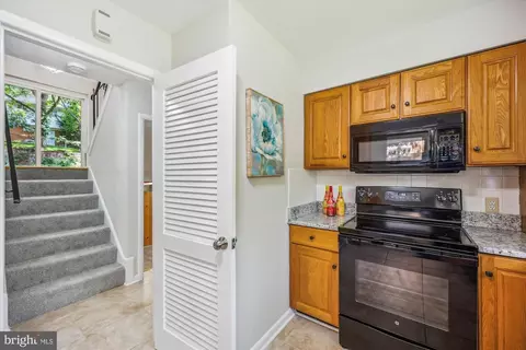 905 Kenbrook Dr, Silver Spring, MD 20902 photo 6